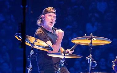 O Lars Ulrich ντράμερ των Metallica επιλέγει