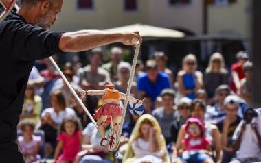 Από τη Σύρο έως την Καβάλα και από τη Λέσβο έως την Αρχαία Ολυμπία - Η Στέγη στα Φεστιβάλ της Ελλάδας