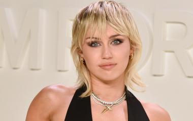 Miley Cyrus - Maneater (στο Tonight Show του Jimmy Fallon)