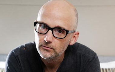 Ο Moby πουλά τα βινύλια του για καλό σκοπό