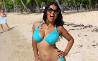 Η Σάλμα Χάγεκ ευχήθηκε χρόνια πολλά στους Γιώργηδες...και στα ελληνικά