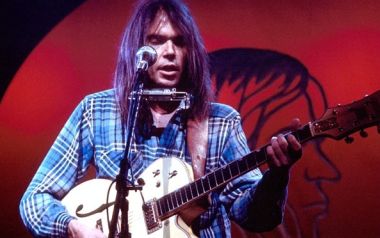 Ο Neil Young προσφέρει όλη την μουσική του δωρεάν στο διαδίκτυο