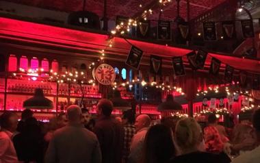 10 τραγούδια που ακούνε οι Άγγλοι στις Pub