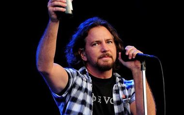 Φόρος τιμής των Pearl Jam στον Isaiah “Ikey” Owens