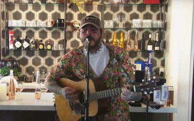 O Post Malone έπαιξε σπίτι του 15 τραγούδια των Nirvana