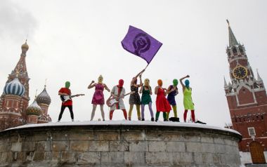 Pussy Riot: Η πιο διάσημη γυναικεία κολεκτίβα του κόσμου έρχεται στη Στέγη...
