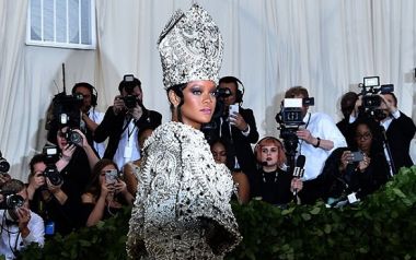 Rihanna, Cardi B, Lana Del Rey, SZA και άλλοι στο Met Gala 2018