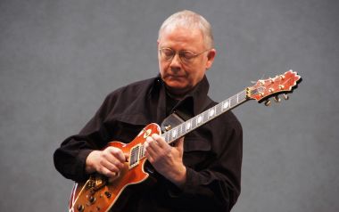 Robert Fripp των King Crimson κάθε Παρασκευή με την ενότητα “Music for Quiet Moments”