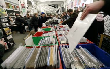 Ανάκαμψη στην δισκογραφία στην Βρετανία με αύξηση 10,6% χάρις σε streaming/βινύλιο