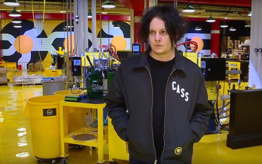 Νέο εργοστάσιο για βινύλια έφτιαξε ο Jack White