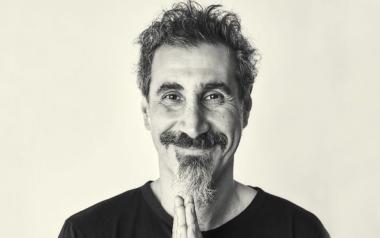 Disarming Time Κλασικό κονσέρτο για πιάνο από τον Serj Tankian των  System of a Down