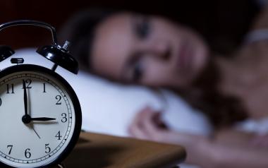 5 λάθη που κάνουμε όλοι και χαλούν τον ύπνο μας