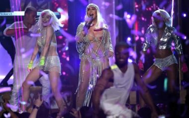 Cher: Δεν μ'αρέσει η Cher!