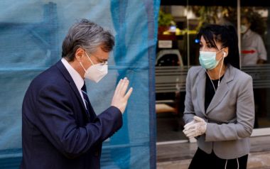  «Καρφιά» Τσιόδρα για την κλινική: Νοσηλευτές είχαν συμπτώματα λοίμωξης και τους επέτρεψαν να δουλεύουν