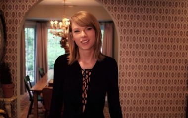 Η Taylor Swift απαντά σε 73 ερωτήσεις...