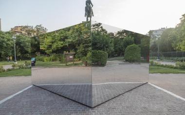 Η έκθεση που τρελαίνει τον αλγόριθμο μέσα στο τοπίο του Πεδίου του Άρεως παρατείνεται έως τις 25 Ιουλίου