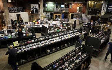 Άρχισαν οι λίστες της χρονιάς: Rough Trade τα καλύτερα του 2015