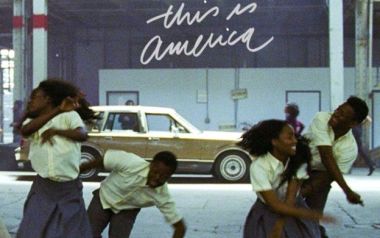 Αυτή είναι η Αμερική, αλλά δυστυχώς αυτή είναι και η Ελλάδα, οπισθοδρομική.