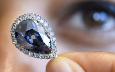 6,7 εκατ. δολάρια πουλήθηκε το Μπλε διαμάντι Φαρνέζε στη Γενεύη