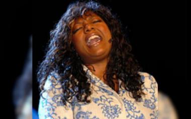 Denise Johnson: πέθανε ξαφνικά, είχε συνεργασίες με Primal Scream, New Order και γκρουπ του Μάντσεστερ