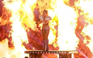 Εντυπωσιακή η Lady Gaga στο Super Bowl