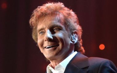 O Barry Manilow δήλωσε ότι είναι gay