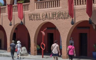 Οι Eagles απέσυραν την μήνυση για το Hotel California σε Μεξικάνικο ξενοδοχείο