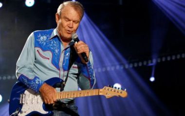 Glen Campbell ένας θρύλος της κάντρυ πέθανε 81 ετών