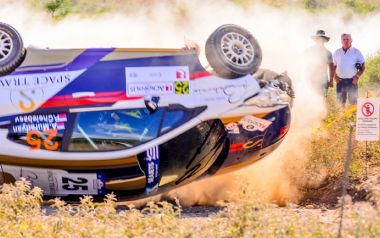 Εντυπωσιακό ατύχημα στο Ράλι Ακρόπολις, χωρίς θύματα