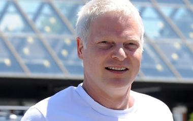 Αυτοκτόνησε ο συγγραφέας και παραγωγός Στιβ Μπινγκ, πρώην σύντροφος της Λιζ Χάρλεϊ