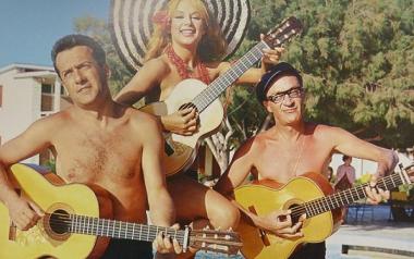 "Το Δόλωμα": Η Αλίκη Βουγιουκλάκη ποζάρει με μπικίνι στα γυρίσματα της ταινίας στη Ρόδο