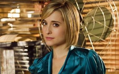 Συνελήφθη η ηθοποιός Allison Mack με την κατηγορία εμπορίας ανθρώπων σε αίρεση