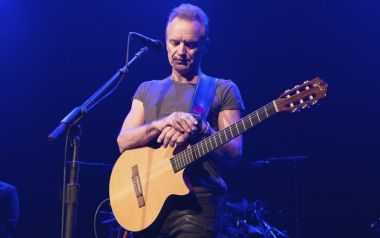 O Sting 'άνοιξε' το Bataclan 1 χρόνο μετά την επίθεση