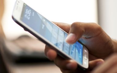 Γιατί είναι λάθος να φορτίζουμε το κινητό μας το βράδυ;