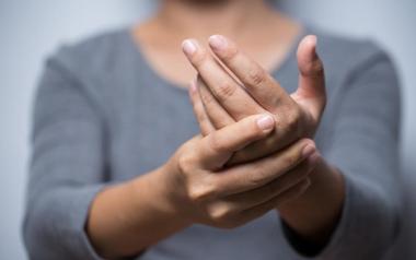 10 συμπτώματα που δεν πρέπει ποτέ να αγνοείτε για τις αυτοάνοσες παθήσεις