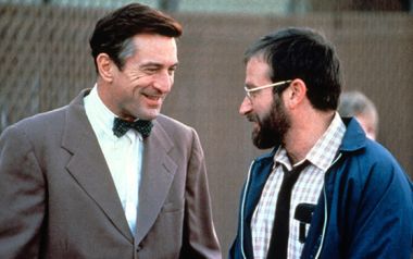 Σαν σήμερα το 1990 έκανε πρεμιέρα το Awakenings με τους  Robert De Niro και Robin Williams...