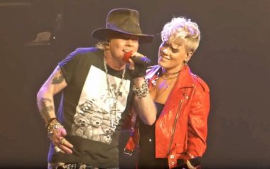 Patience-Guns N Roses με Pink στο MSG
