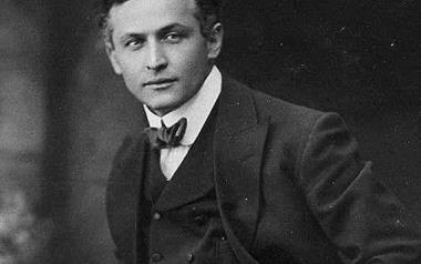 Harry Houdini: Ο διασημότερος Μάγος όλων των εποχών...