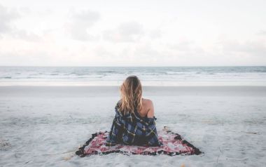 Και μαζί και μόνος