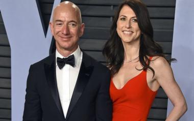 Η Μακένζι Σκοτ πρώην σύζυγος του Τζεφ Μπέζος συνεχίζει τις δωρεές μετά το διαζύγιο
