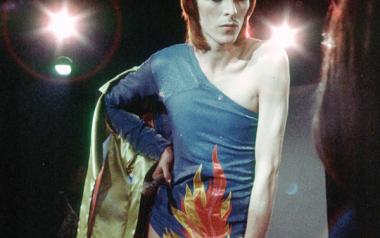 11 τραγούδια από τον αγαπημένο τραγουδιστή των εξωγήινων