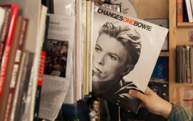 Footstompin'-David Bowie, Απλά Super...