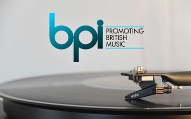 Ψάχνοντας στο site της BPI(British Phonographic Industry)