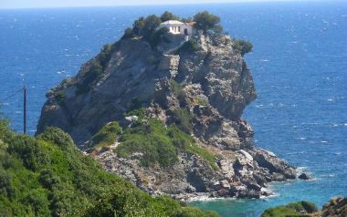 Η Σκόπελος ένας κρυμμένος παράδεισος ανάμεσα στα νησιά 