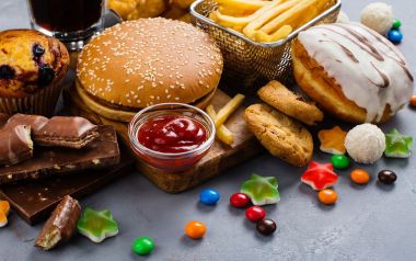 12 τροφές γεμάτες υδατάνθρακες που πρέπει να αποφεύγουμε