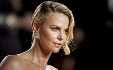 Αγνώριστη η Charlize Theron, πήρε 22 κιλά για τη νέα της ταινία