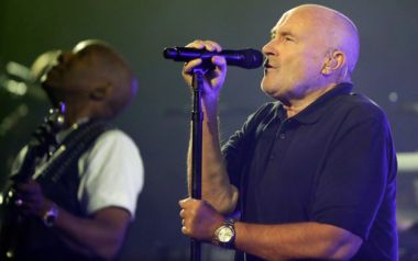 Τον Οκτώβριο, μετά από 12 χρόνια ο Phil Collins για περιοδεία στην Αμερική