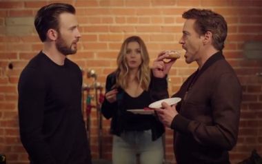 Ο Chris Evans και ο Robert Downey 'παλεύουν' για το τελευταίο donut 