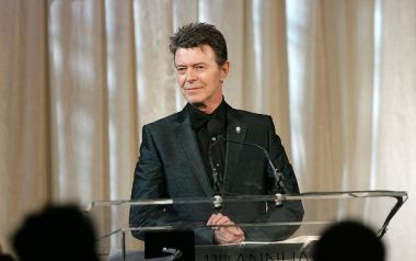 O David Bowie δημοφιλέστερος τραγουδιστής της Βρετανίας, σε ψηφοφορία