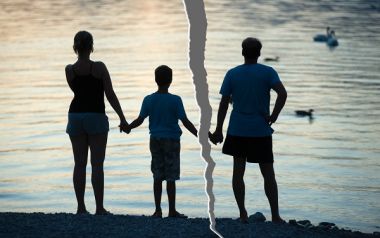 Μετά το διαζύγιο, τι; - Η πρωταρχική έννοια των γονιών που έχουν αποφασίσει να χωρίσουν είναι η ανακοίνωση του διαζυγίου στα παιδιά